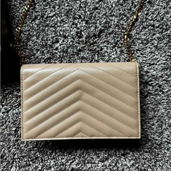 Yves Saint Laurent Cassandre Envelope Chain wallet - Picture 12 of 12